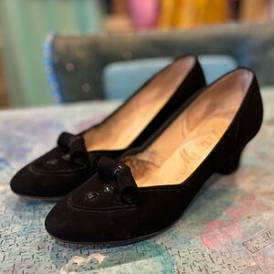 Classic Vintage/Antique Black Pump
